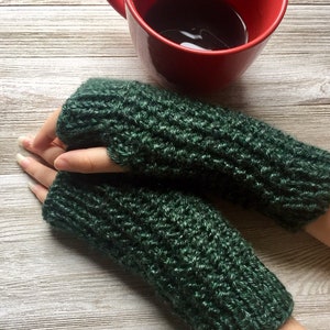 Last Minute Knit Fingerless Gloves knitting pattern, Instant Download knitting pattern, Easy knitting pattern, Gifts knitting pattern, Quick