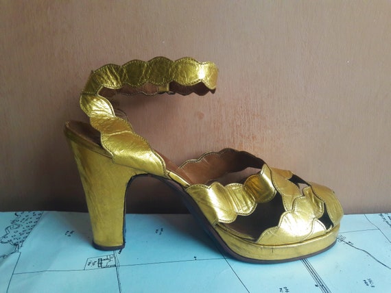 Vintage 1930s Gold Lame Peep toe Ankle Strap Sanda
