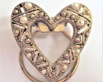 Unusual Heart Shaped Scarf Clip Textured Gold Faux Pearl Embellishments Tee Shirt Slide Vintage Scarf Holder Accessory