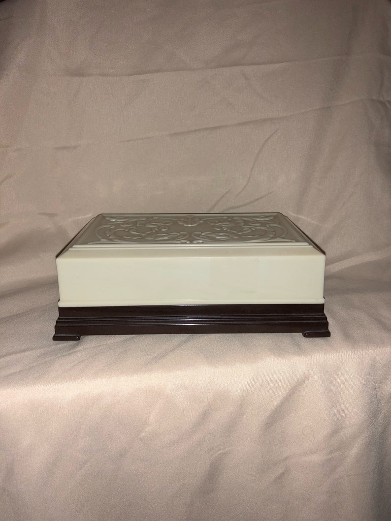 Bakelite and Celluloid 1949/'s Art Deco Luxor Box