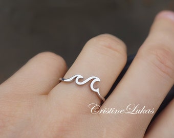 10K, 14K or 18K Solid Gold Dainty Wave Ring - Ocean Tide Currents Ring  - Stacking Ring in Yellow Gold, Rose Gold or White Gold