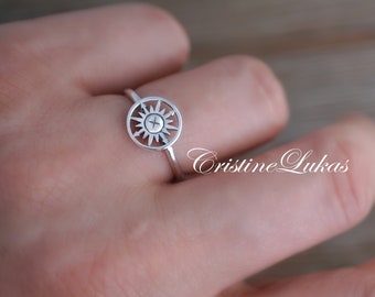 Sterling Silver Compass Ring With Sun, Sunshine Ring, Traveler's Ring, Graduation Ring, Direction and New Beginning Ring, Dainty Ring, Woman