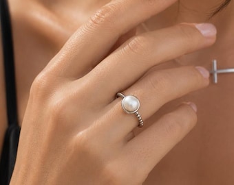Mother of Pearl Ring in Sterling Silver, Vintage Style Ring for Mom, Wife, Sister, Friend.