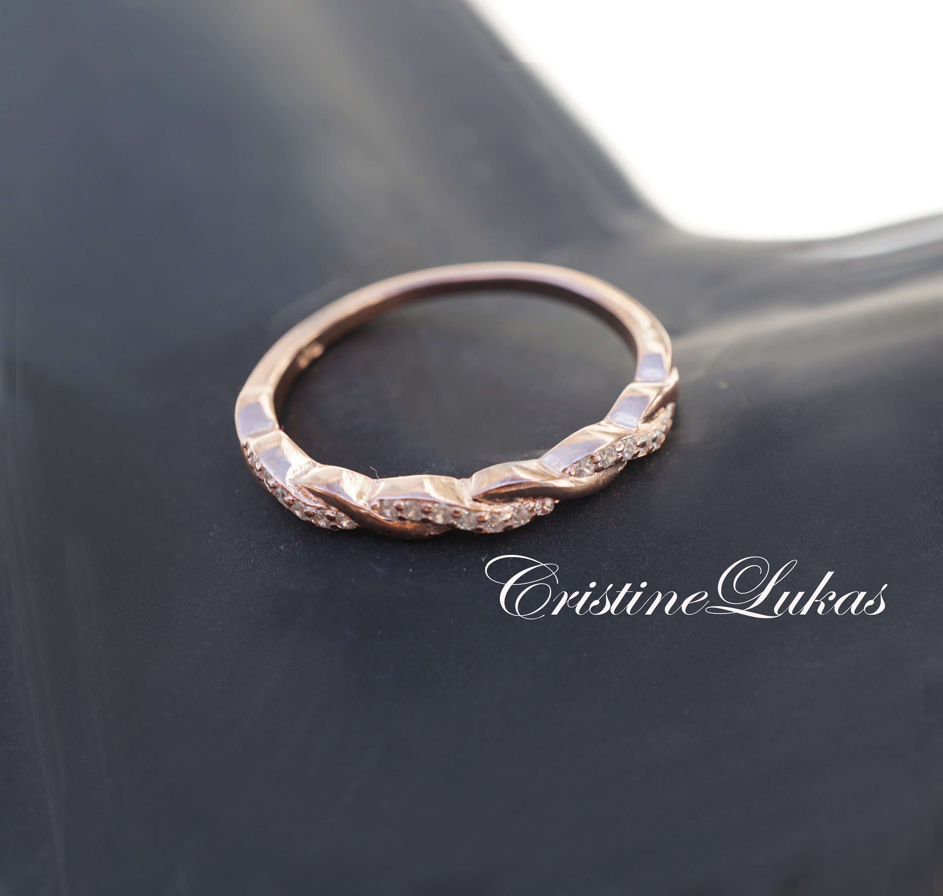 スターリングシルバー、イエローゴールド、またはローズゴールドに CZ