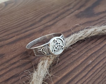 SALE!! Celtic Trinity Ring for Man and Woman in Sterling Silver, Unisex Religious Ring, Celtic Ring as a Gift, Symbolic Religious Ring