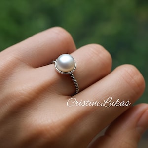 Natural Mother of Pearl Ring With Beaded Band in Sterling Silver, Large Classic Pearl Ring, Vintage Style Ring for Mom, Wife, Sister, Friend