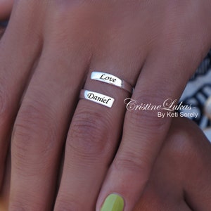 Anillo grabado de plata esterlina, oro de 10 quilates, 14 quilates o 18 quilates, con doble vuelta, personalizado con nombres de pareja, nombres de niños, madre e hijo, fechas de nacimiento, etc.