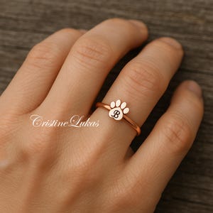 Bague empreinte de patte à graver, bague pour amoureux des animaux, bague empreinte de patte de chien en argent sterling, or jaune ou rose, bague initiale chiot pour femme