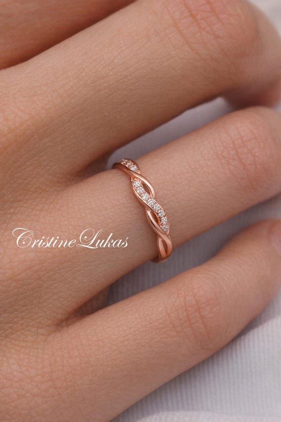 スターリングシルバー、イエローゴールド、またはローズゴールドに CZ