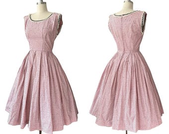 50s Pink Swiss Dot Day Dress / 1950s Vintage Sun Summer Dress / Medium / Size 6