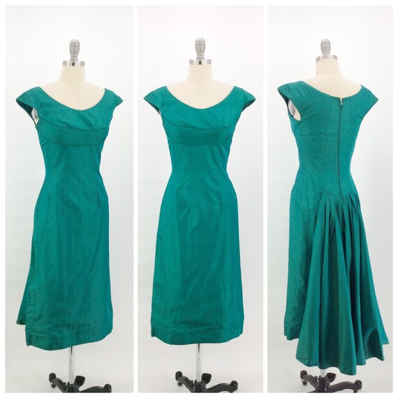 emerald green wiggle dress