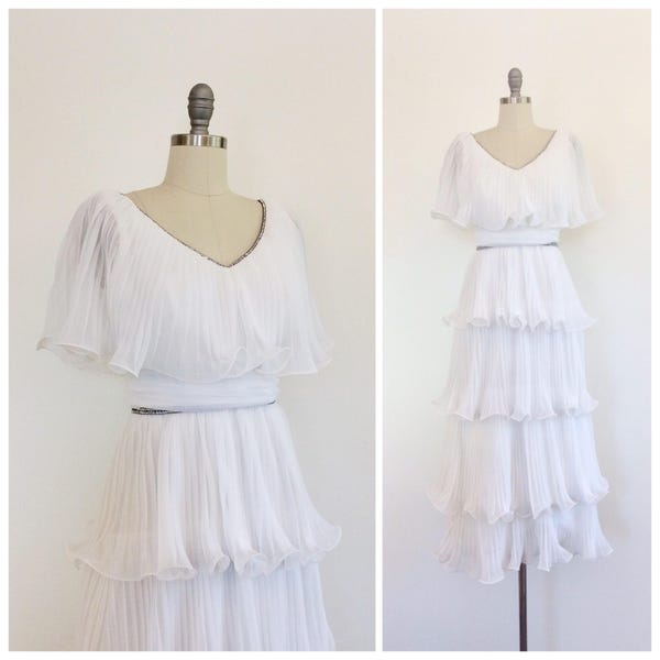 60 DOLLAR verkoop///60s wit chiffon & Strass trouwjurk/jaren 1960 Vintage Lord en Taylor Bridal Gown/kleine/size 4