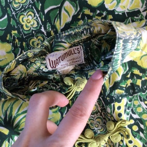 RESERVED on LAYAWAY /// 40s Green Floral Hawiian Print Pake Mu Dress / 1940s Vintage Pake Muu Novelty Print Cotton Dress / Medium / Size 6 image 6