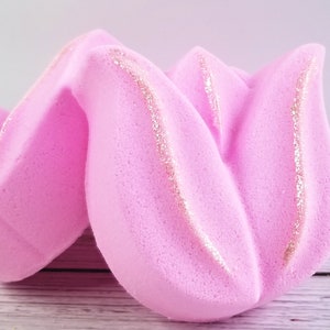 Sweet Pea Bath Bomb Sending Love & Hugs Mother's Day Bath Bomb Fizzy image 1