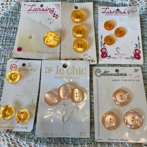 Vintage The Golden Rule Sears Le Chic Costumakers Botões em Cartões Pacote Orange Lot Botões Noções de Costura Diários de Lixo Projetos de Artesanato