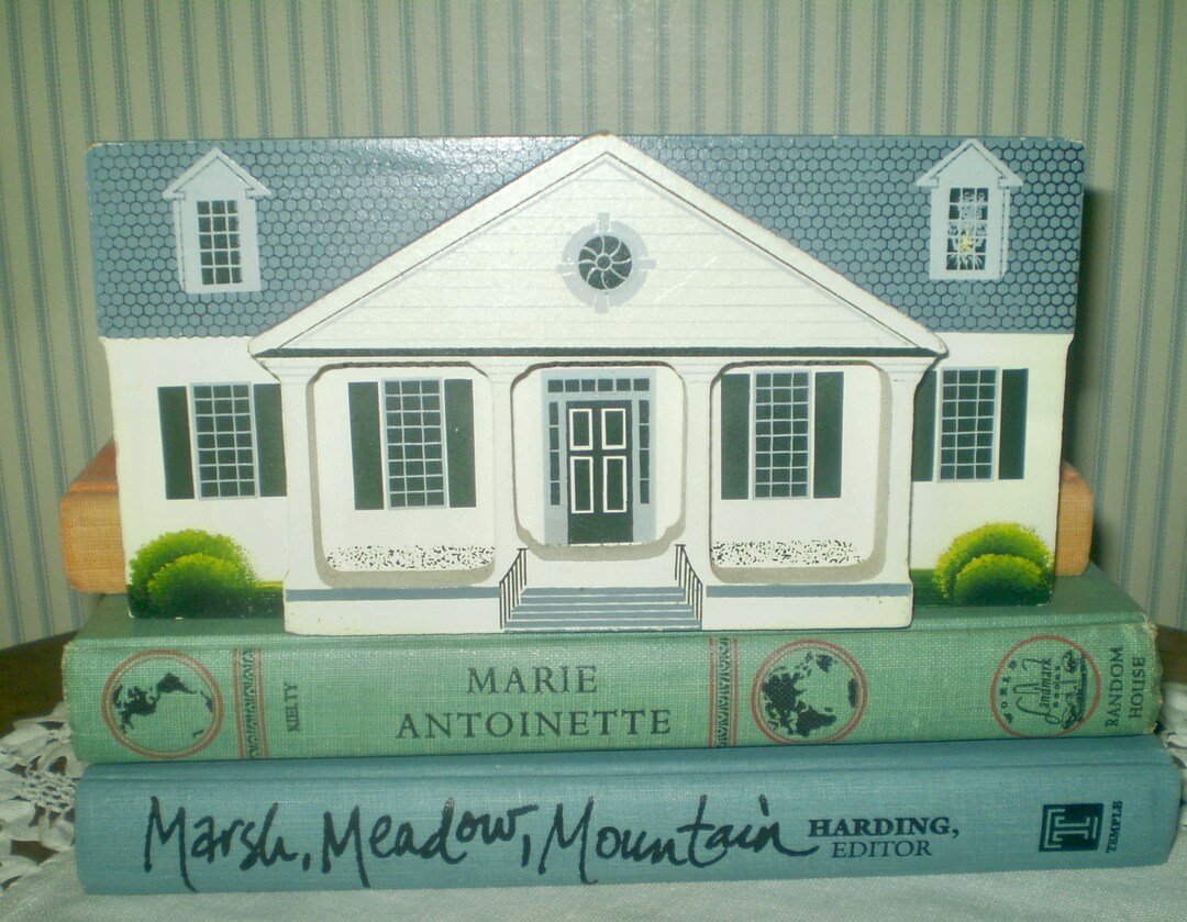 The HERMITAGE Murrells Inlet, SC Shelf Sitter Haunted Mansion White