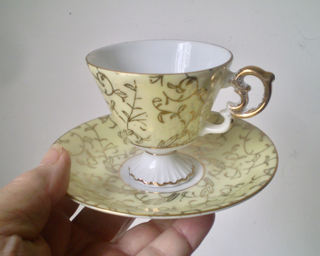 Vntg YELLOW & GOLD TEACUP and Saucer Delicate Small Pale Yellow Cup and ...