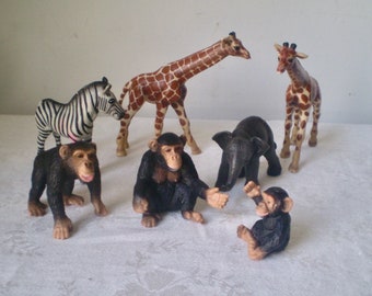 SCHLEICH AFRICAN ANIMALS group- Giraffes, Chimpanzee family, baby elephant, zebra- 7 African wild animal toys- Diorama lifelike figures