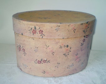 vintg OVAL HAT BOX- oval hat box with lid- faded wallpaper hat box in tan floral- paper board box for Storage or Hats- Personal storage