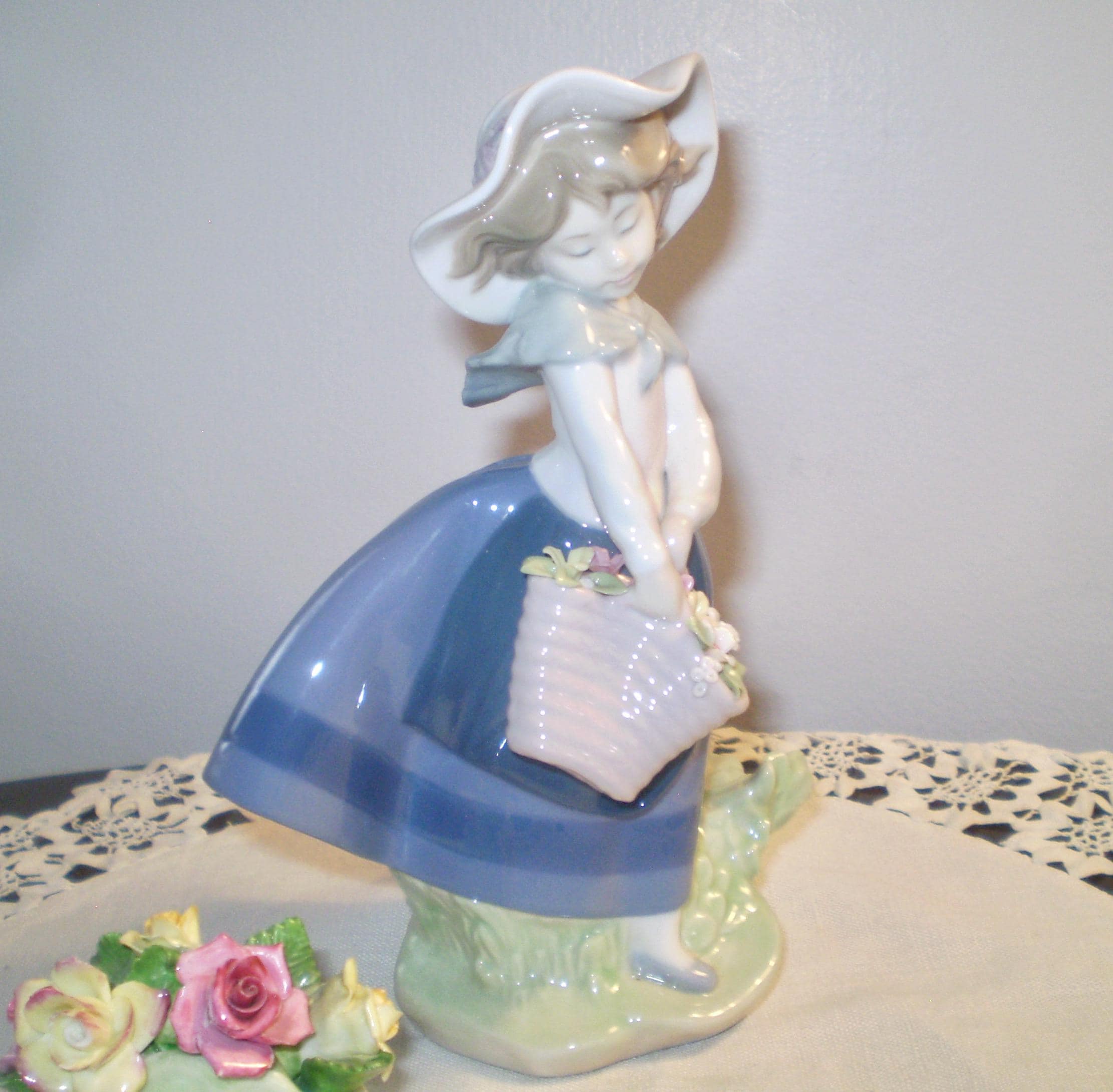 Sale: LLADRÓ PORCELAIN GIRL With Flower Basket- Pretty Pickings