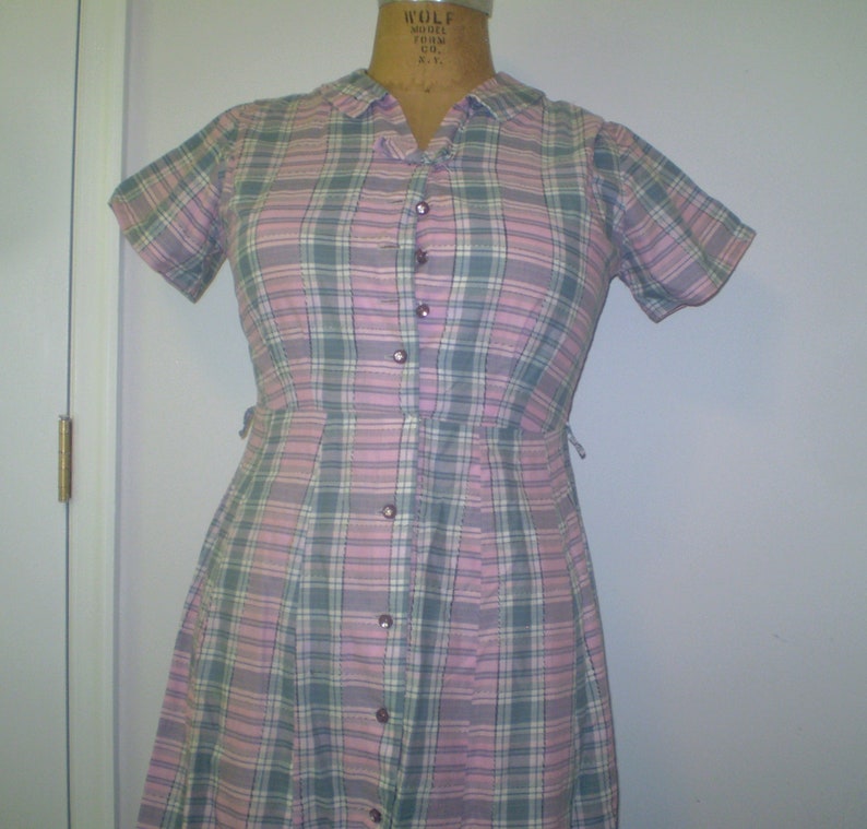Vintage Handmade Pink Plaid shirtwaist dress from 1960s Midcentury Cottagecore pink and gray dress front button cotton dress Size M-L