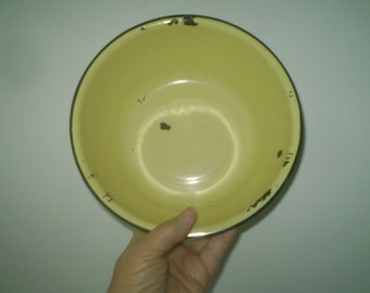 Vintage yellow enamelware pan from 1950s- yellow farmhouse pan with black edge -enameled bowl or pan- enamelware mixing bowl or utility pan