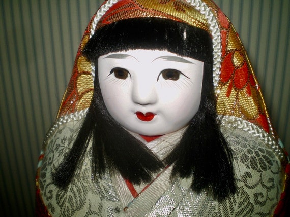 Beautiful Daruma Dolls Made in Ceramic (Red, White or Yellow)