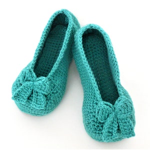 Crochet Pattern - Easy Womens Slippers, Ballet Bow Slippers , Easy, Small, Medium, Large, X Large, size 3 to 12 # 353 Meadowvale Studio