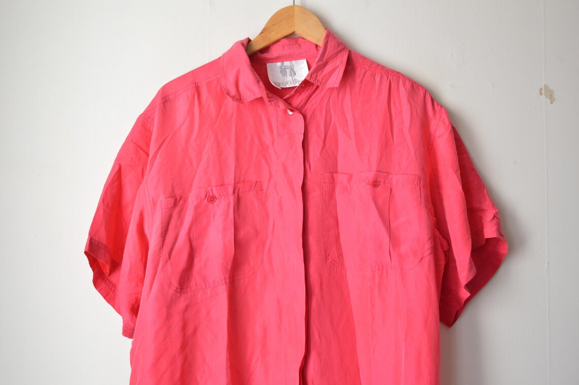 vintage 90s magenta pink silk button down oversized short sleeves shirt blouse // L-XL, Foto 3 von 4