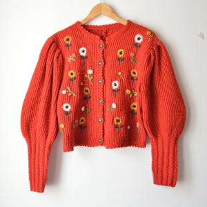 Vintage Austrian cherry red floral embroidered mutton sleeves tyrolean folk dirndl hand knitted cardigan // M-L