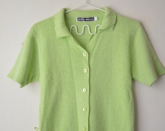 cardigan lavorato a maglia vintage anni '90 verde lime con bottoni e colletto a maniche corte // S-M