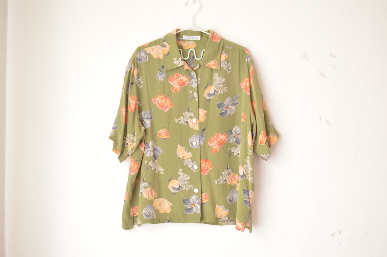 dusty green silk floral button down oversized granny shirt blouse 70s L