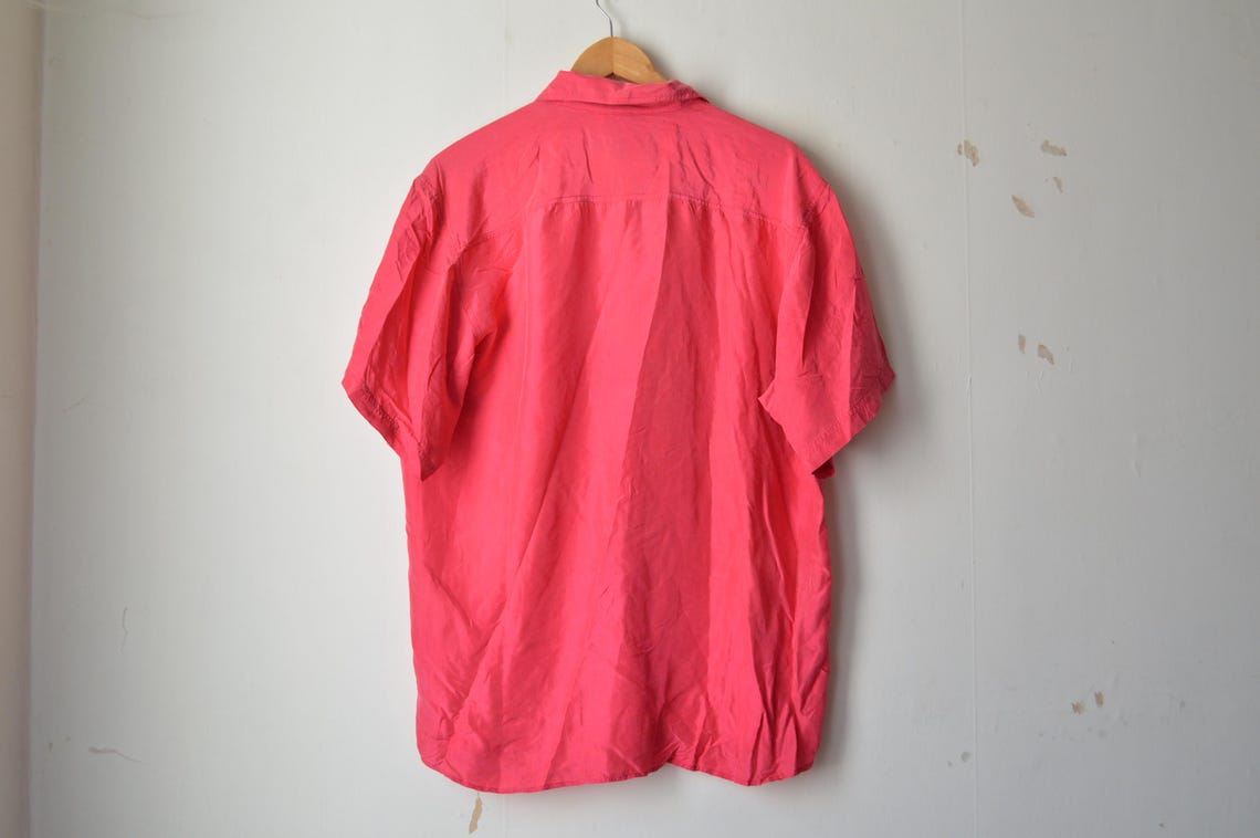 vintage 90s magenta pink silk button down oversized short sleeves shirt blouse // L-XL, Foto 4 von 4