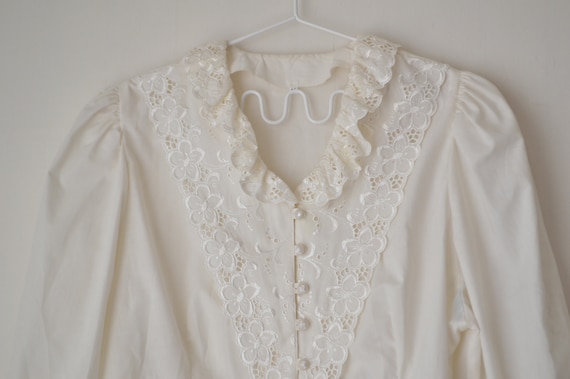 ivory white floral lace collared buttoned puff sl… - image 3
