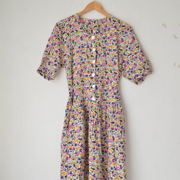 vintage 1980s floral pattern button down long midi summer dress // M-L