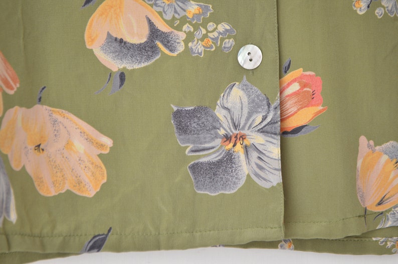 dusty green silk floral button down oversized granny shirt blouse 70s L