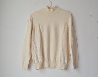 vintage 80s cream ivory merino wool mock neck knit sweater pullover // S-M