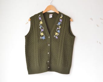 Austrian green floral embroidered folk tyrolean dirndl knit vest 90s // M
