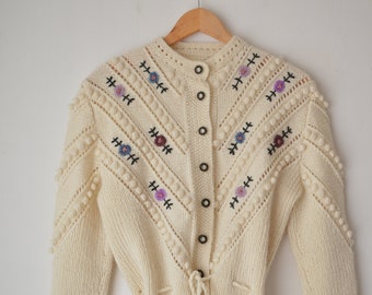 Vintage 1980s Austrian Cream Floral Embroidered Popcorn Knit Folk 