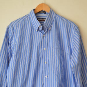 Camisa oxford de manga larga, cuello y corte relajado, de rayas azules y blancas, para hombre, estilo vintage de los años 90 // L