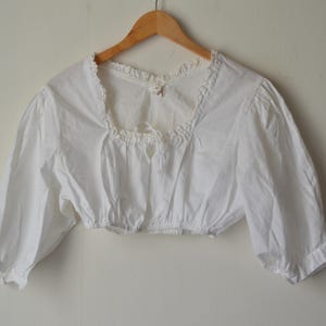 Vintage 1990s white cropped tyrolean folk octoberfest dirndl shirt blouse top // M
