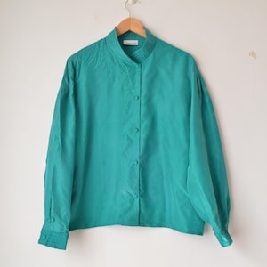 Vintage emerald green silk long sleeves buttoned oversized loose fit shirt blouse // L-XL