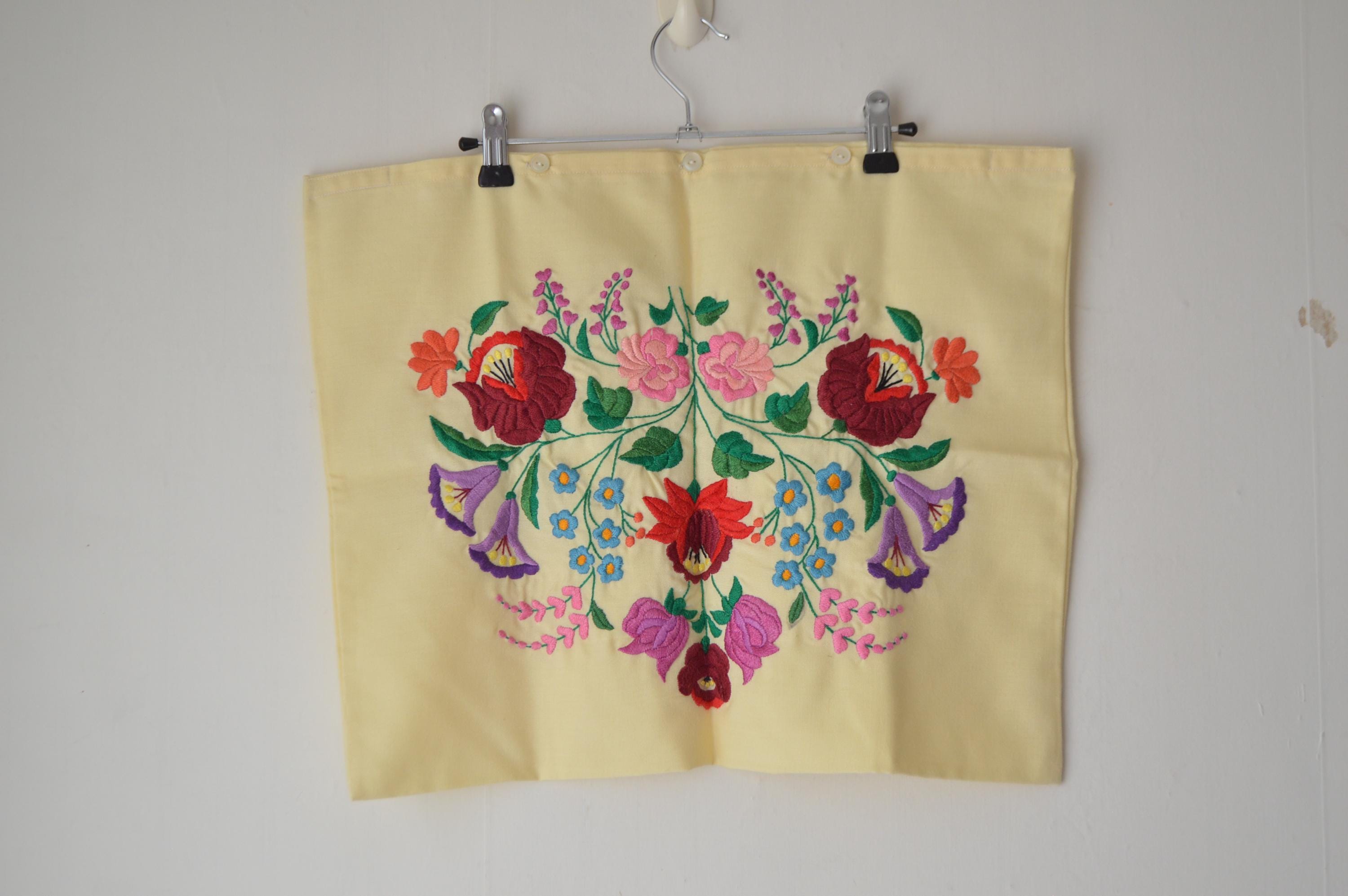 Vintage 1970s hungarian kalocsai floral pattern hand embroidered yellow pillow case