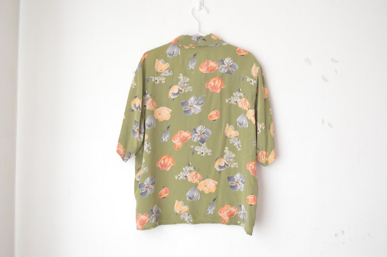 dusty green silk floral button down oversized granny shirt blouse 70s L