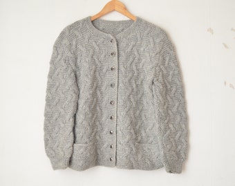 Vintage 1980s gray structured hand knit heavily wool buttoned down cardigan // M-L