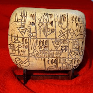 Keilschrift Tablet Kunstharz Replikat.  Mesopotamische Schrift