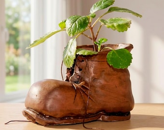 Boot-shaped Pot (inspired by Wall-e) Handmade in Resin . US Import Taxes  INCLUDED - Etsy Israel