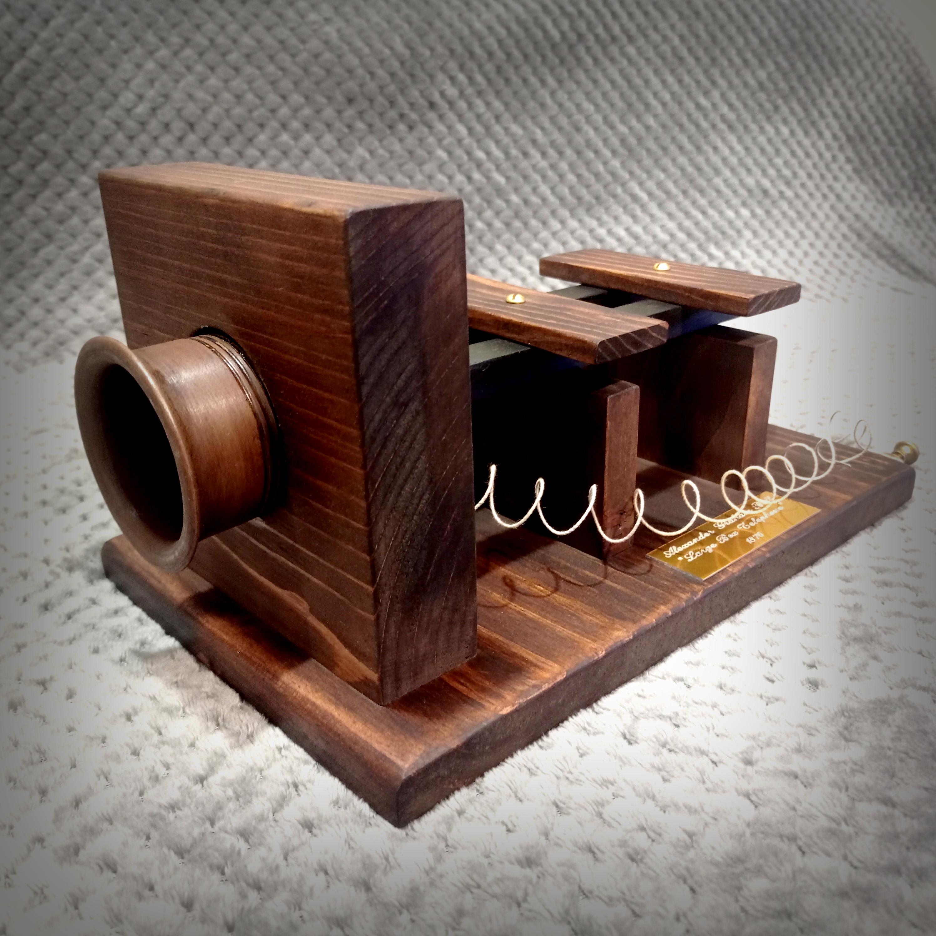 アレクサンダー・グラハム・ベルの電話機レプリカ（動作しません