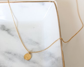 Women Gold Pendant Necklace, Gold Charm Necklace, Gold Coin Necklace, Minimalist Gold Jewelry, Gold Medallion Necklace, Everyday Necklace