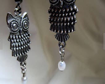 Metal Owls Earrings: the night life owl jewelry hoot big eyes wagging tail designs